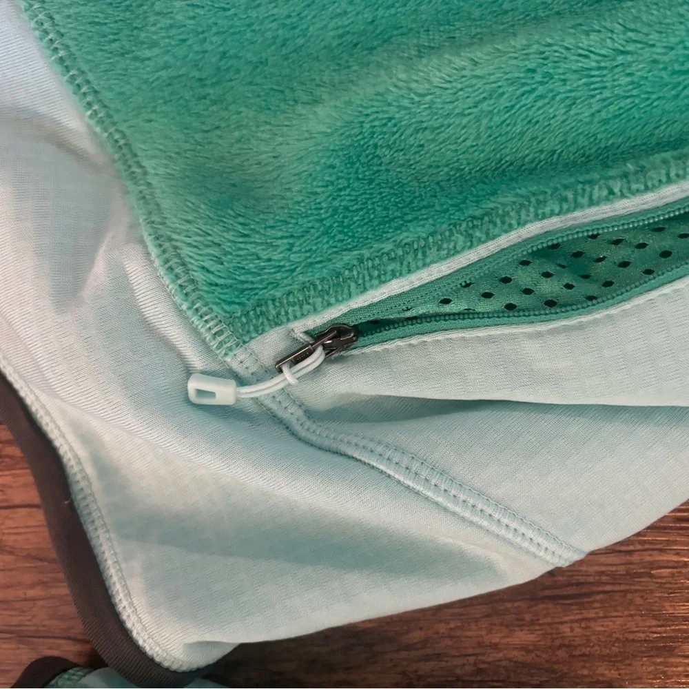 Patagonia Turquoise and Gray Fleece Jacket
